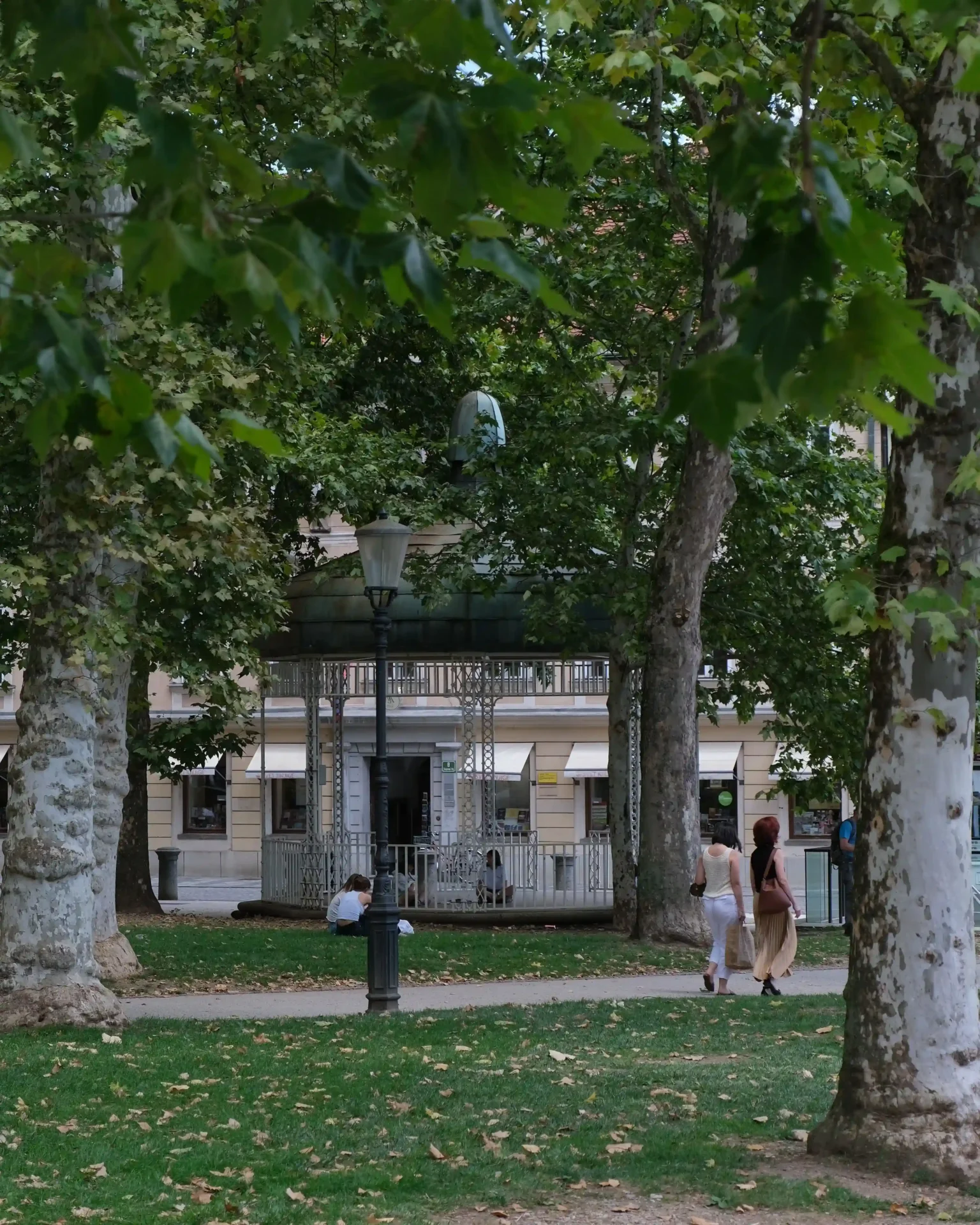 zvezda_pavillion_compressed_compressed